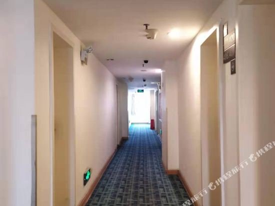 Фото 7 Days Inn Nanchang West Jiefang Road Longwang Temple