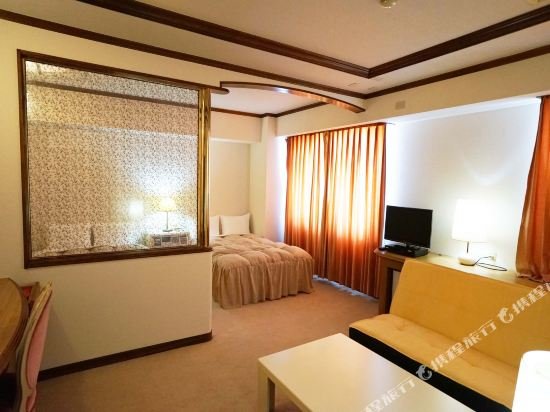 Фото Neyagawa Trend Hotel