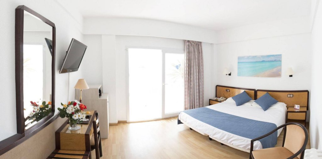 Фото Hotel Voramar Mallorca
