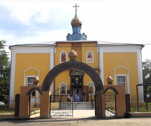 Церковь Троицы Живоначальной (ул. Ленина, 33, рабочий посёлок Ухолово), православный храм в Рязанской области