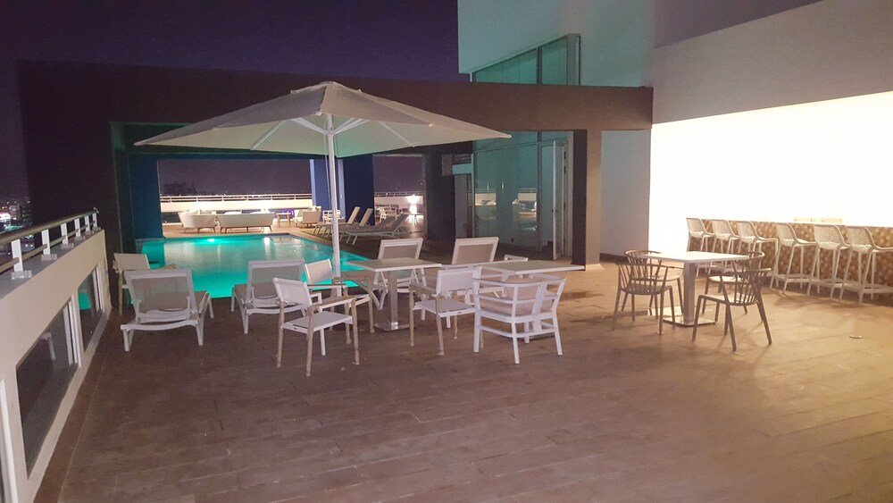 Фото Apartment Of 1 Bedroom Plus Study With Sofa Bed