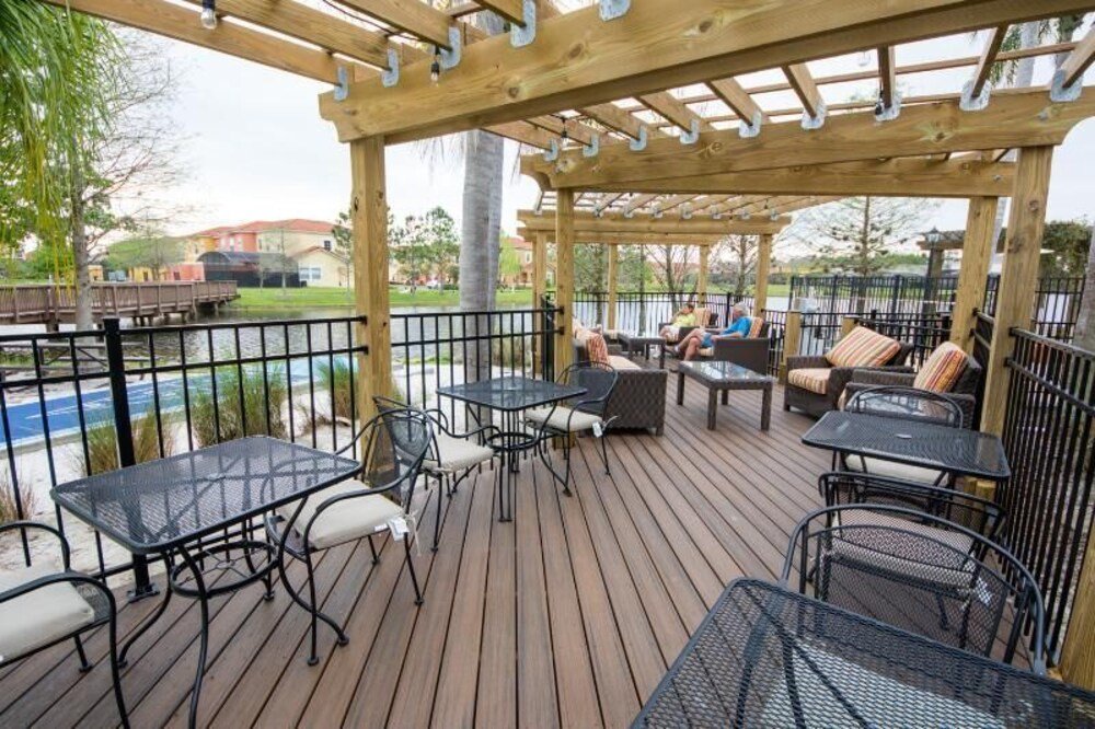 Фото 87631 Games Room+2-masters+hottub+water View!