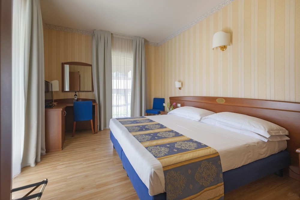 Фото Hotel al Sole Bardolino