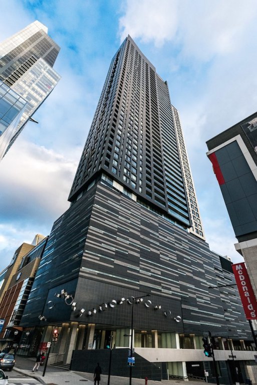 Фото Luxury home in downtown Montreal