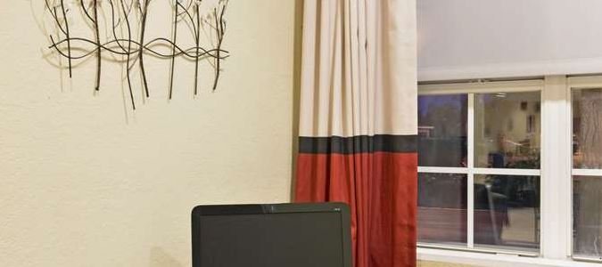 Фото Microtel Inn & Suites by Wyndham Bushnell