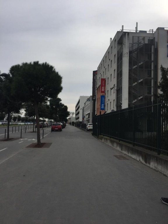 Фото Adonis Paris Sud