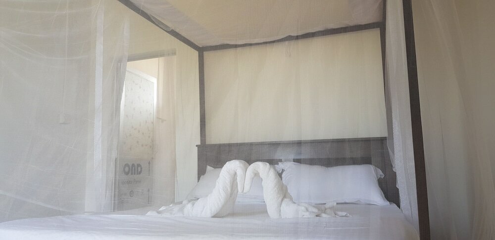 Фото Exotic Beach Hotel