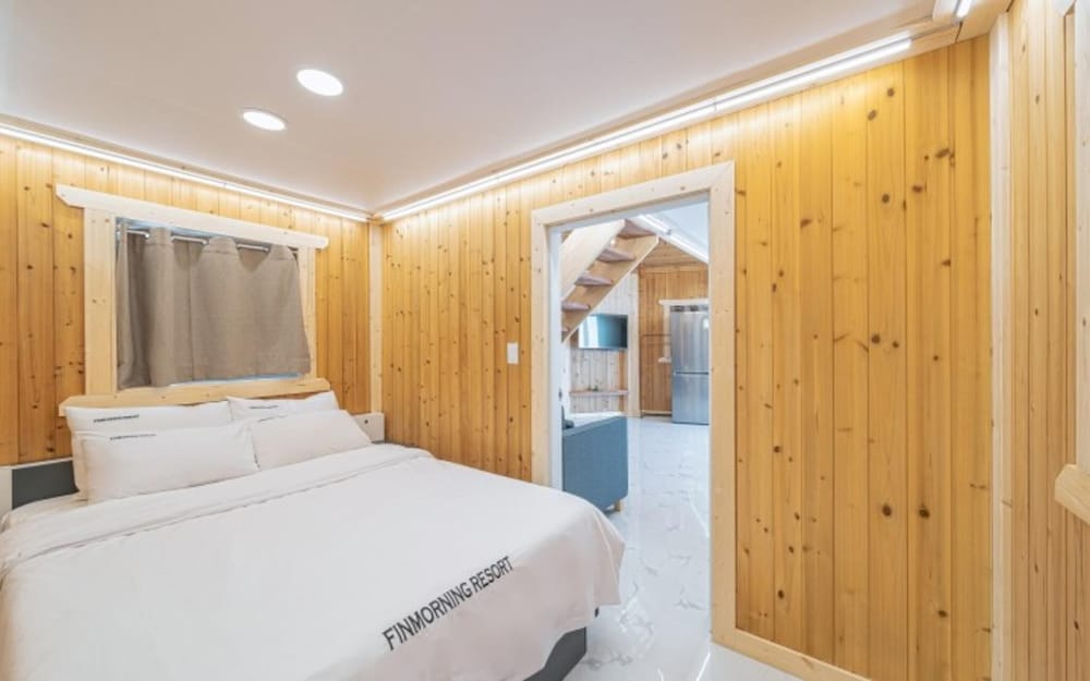 Фото Yeosu Morning of Finland Resort Pension