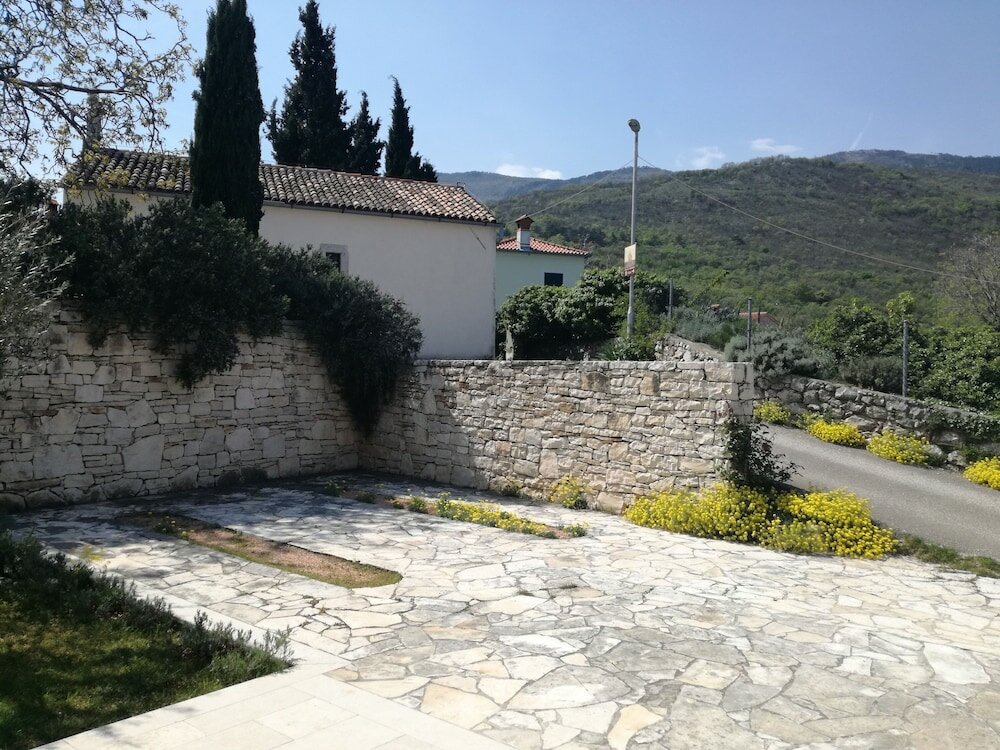 Фото Villa Brumnic Apartments