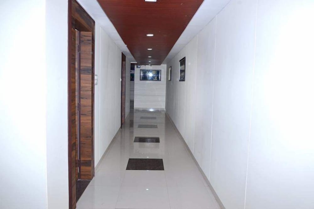 Фото The New Holiday Inn