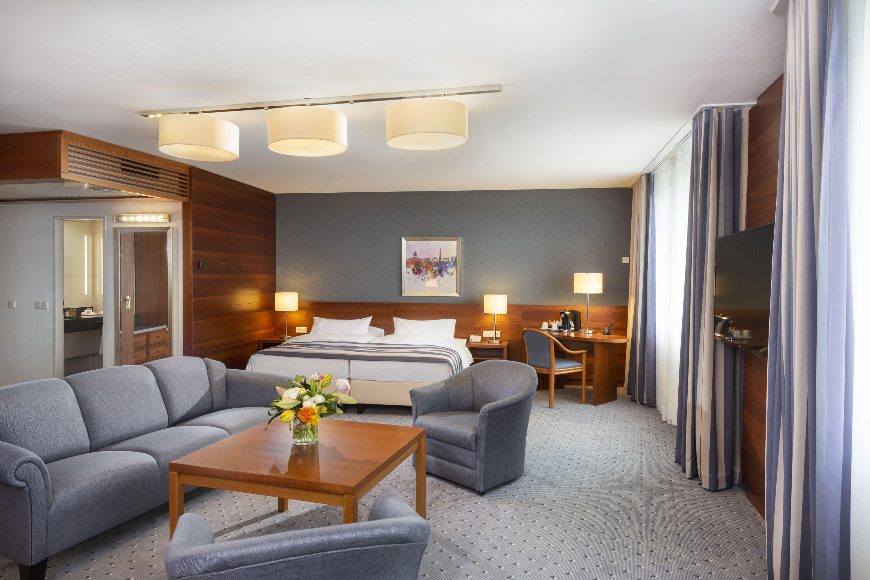 Фото отеля 2