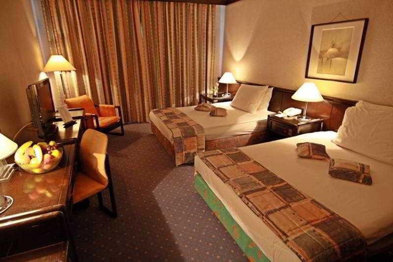 Фото Hotel Holiday