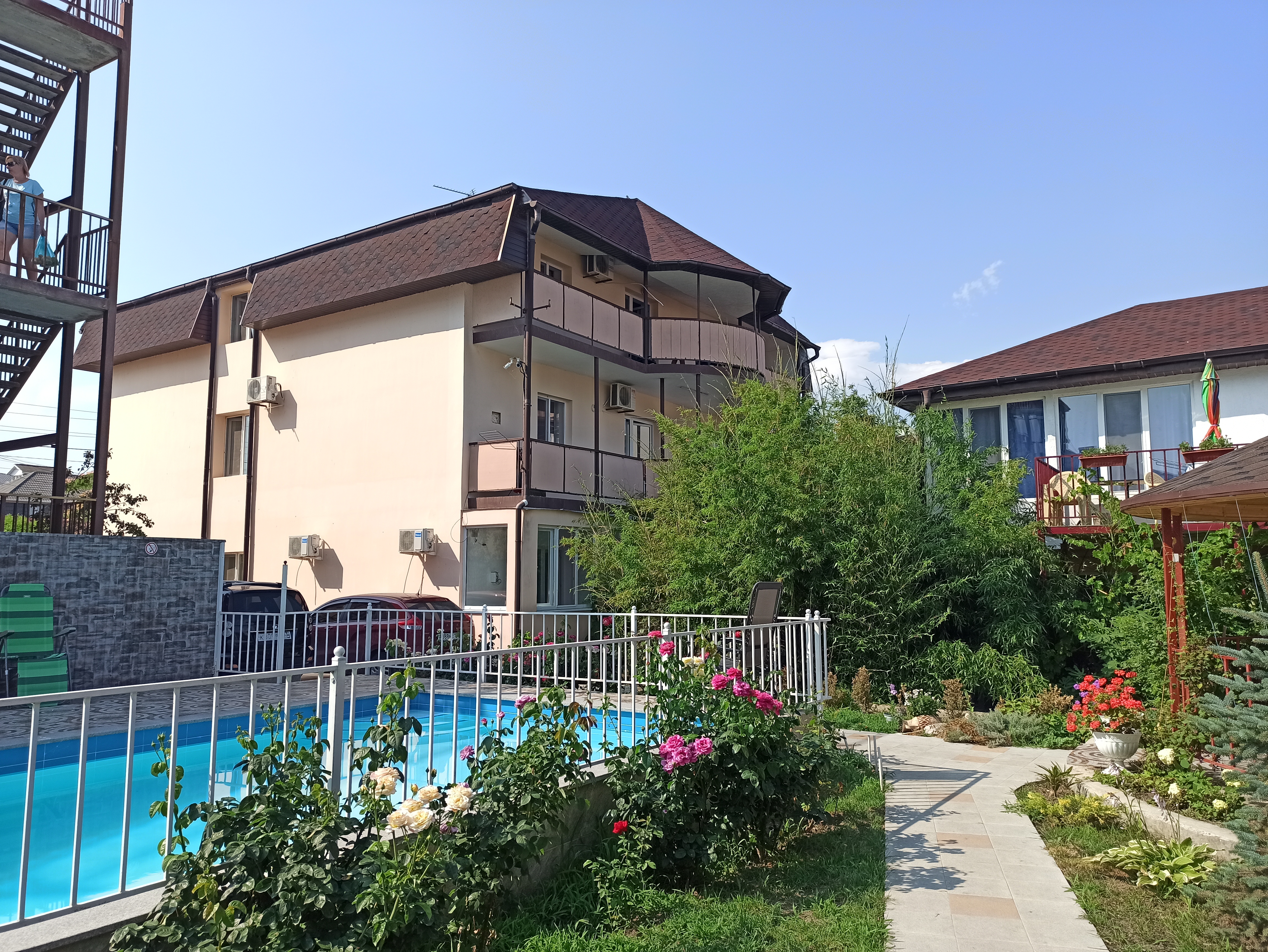 Фото отеля 1