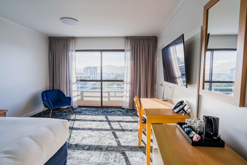 Фото The Benson Hotel