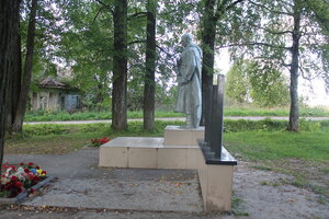 Памятник-монумент погибшим воинам-землякам (Советская ул., 8, село Сидорово), памятник, мемориал в Вологодской области