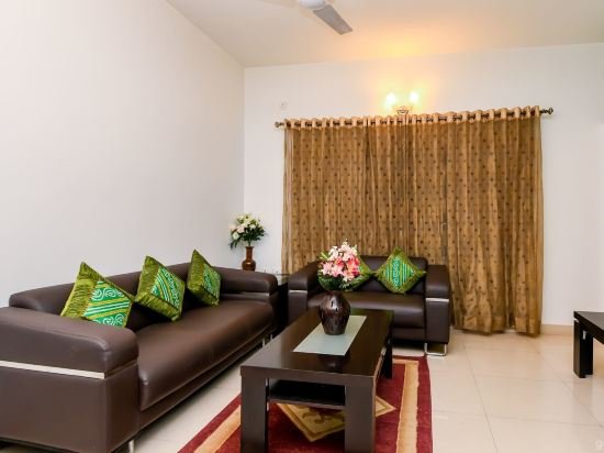 Фото Parkwood Suites