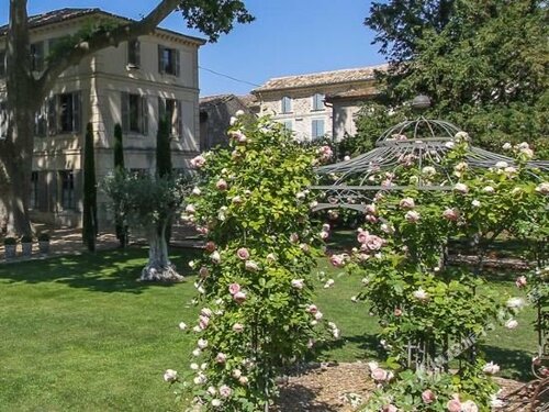 Гостиница Hôtel La Bastide De Boulbon