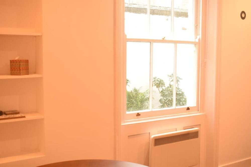 Фото Modern 2 Bedroom Flat in Central London