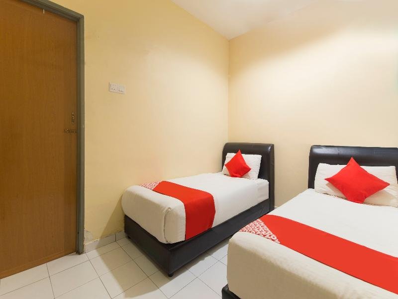 Фото Oyo 774 Hotel Iskandar