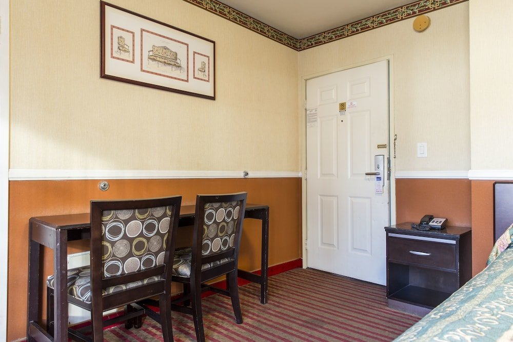 Фото Hollywood Guest Inn