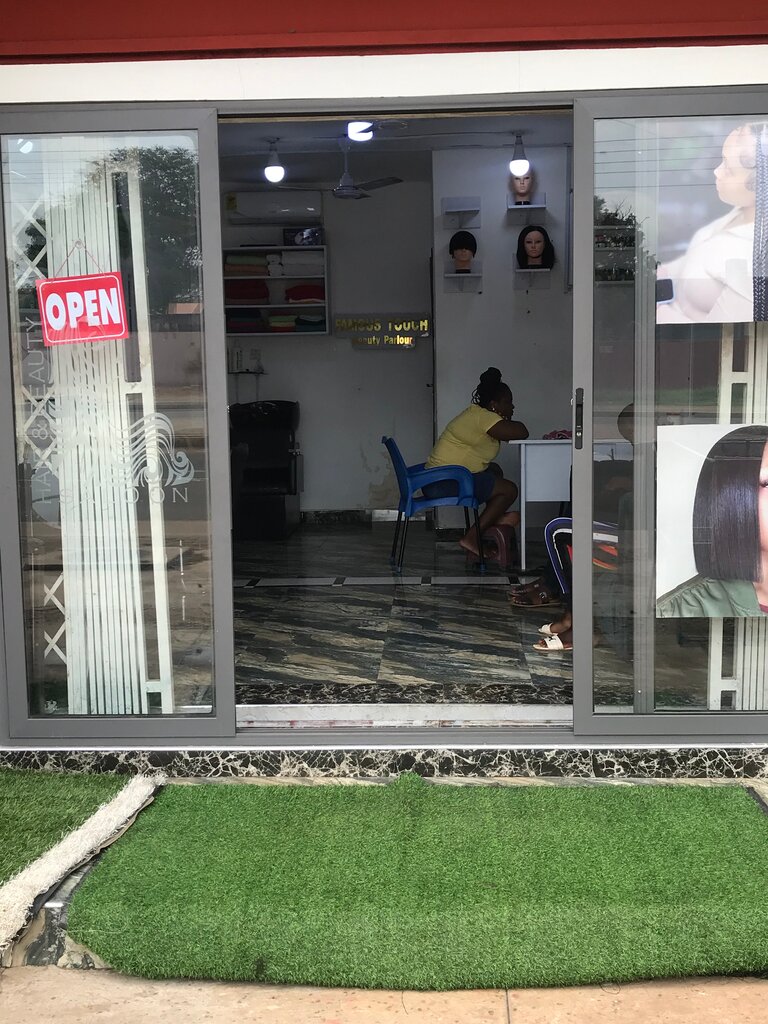 Hairdresser Famous Touch, American house, Earth, photo