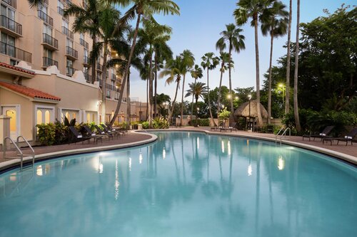 Гостиница Embassy Suites by Hilton Miami International Airport в Майами