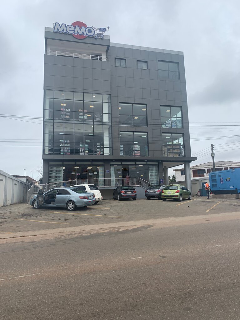 Shopping mall Memo, Accra, photo