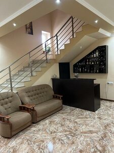 Mexmtarun (H-3), hotel