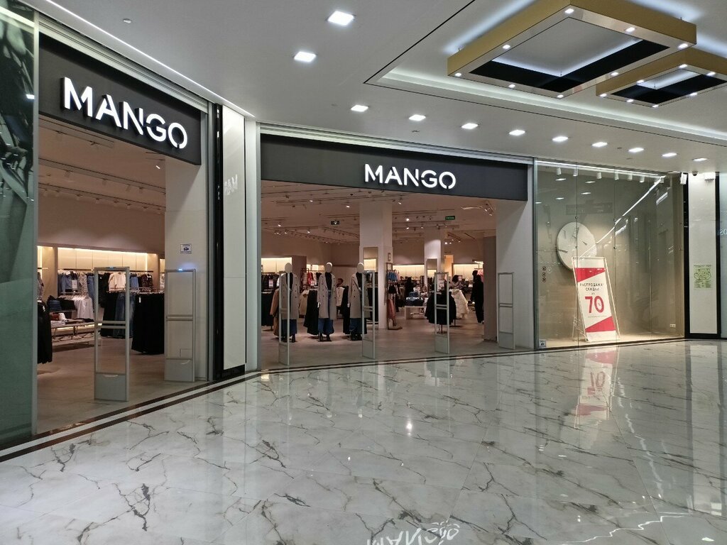 Магазин одежды Mango, Москва, фото