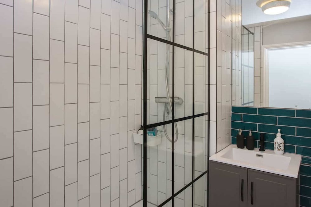 Фото Lovely 2 Bedroom Flat Near Whitechapel Station