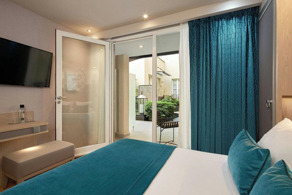 Фото Hôtel La Lanterne & SPA by Timhotel