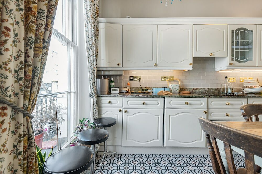 Фото Charming one Bedroom Flat Near Maida Vale by Underthedoormat