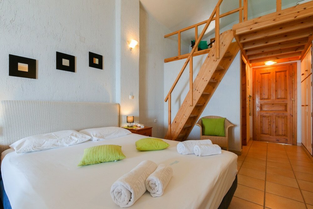 Фото Grekis hotel & Apartments