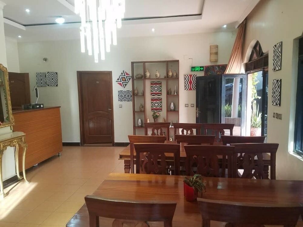 Фото Kingsmen Suites