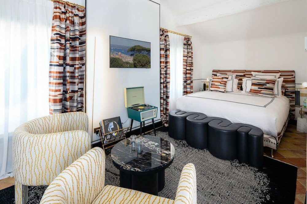 Фото Hôtel Le Yaca Saint-Tropez