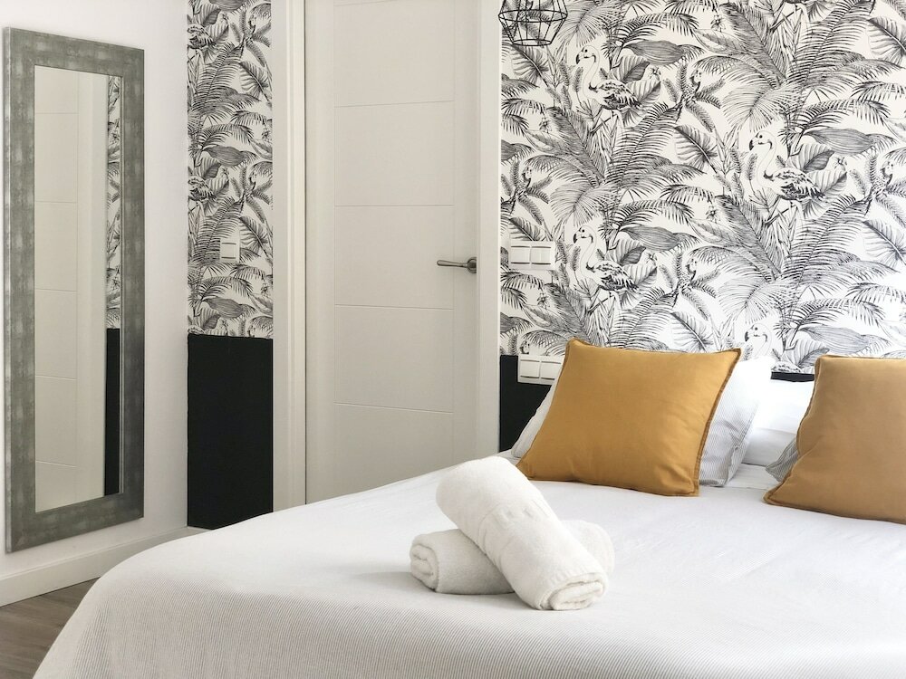 Фото Suites La Merced Malaga365