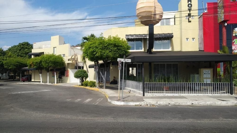 Фото отеля 3