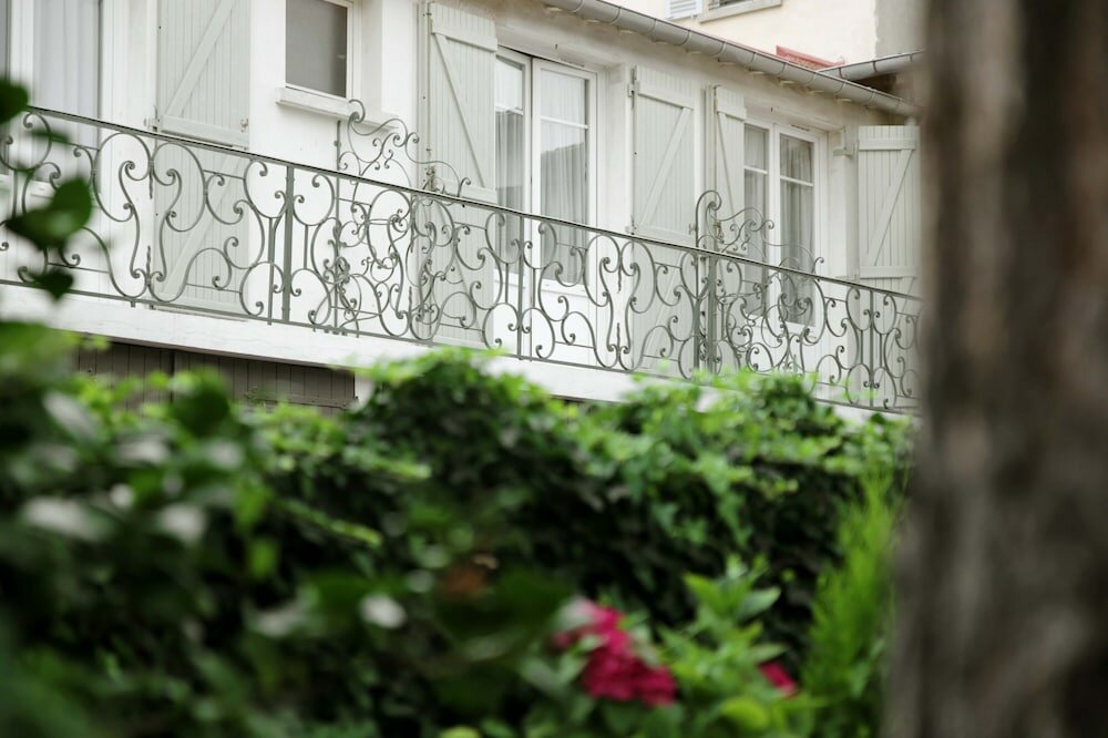 Фото Hotel du Cheval Rouge