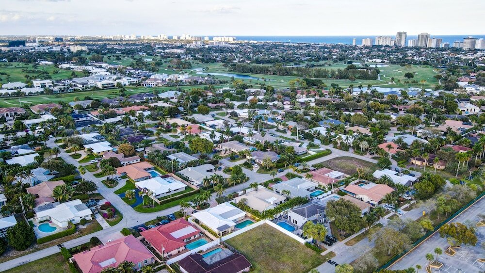 Фото Lynora's Luxe Estate Modern Design