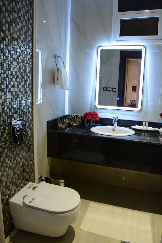 Фото Al-Ewan Hotel Apartments