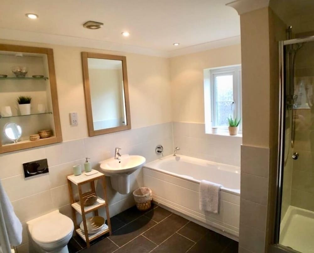 Фото Spacious House in Jericho Oxford