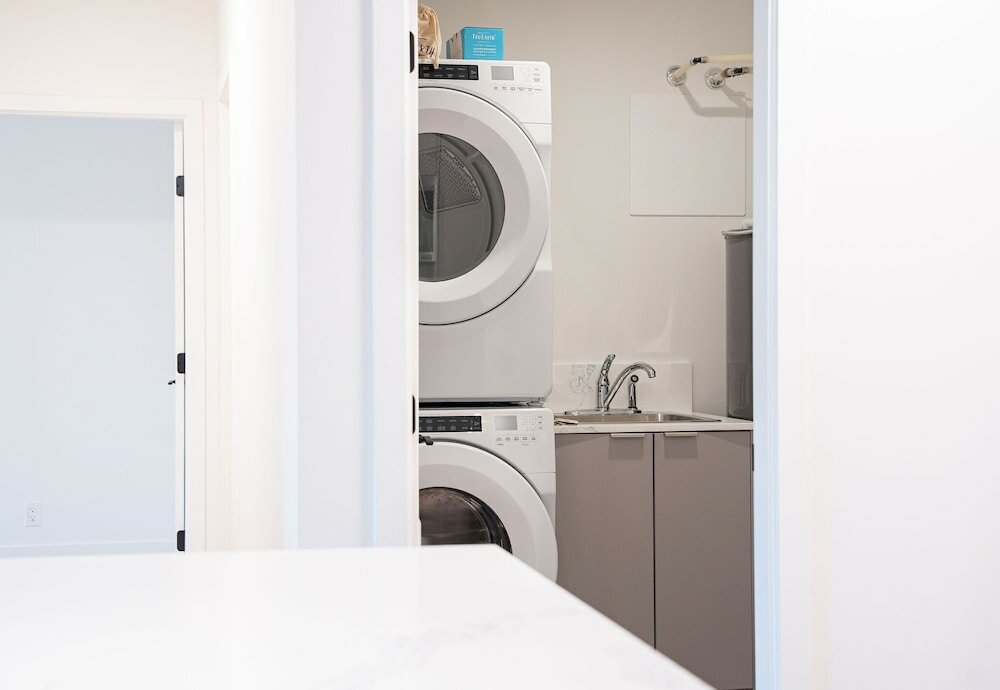 Фото Drop In Condo by Revelstoke Vacations