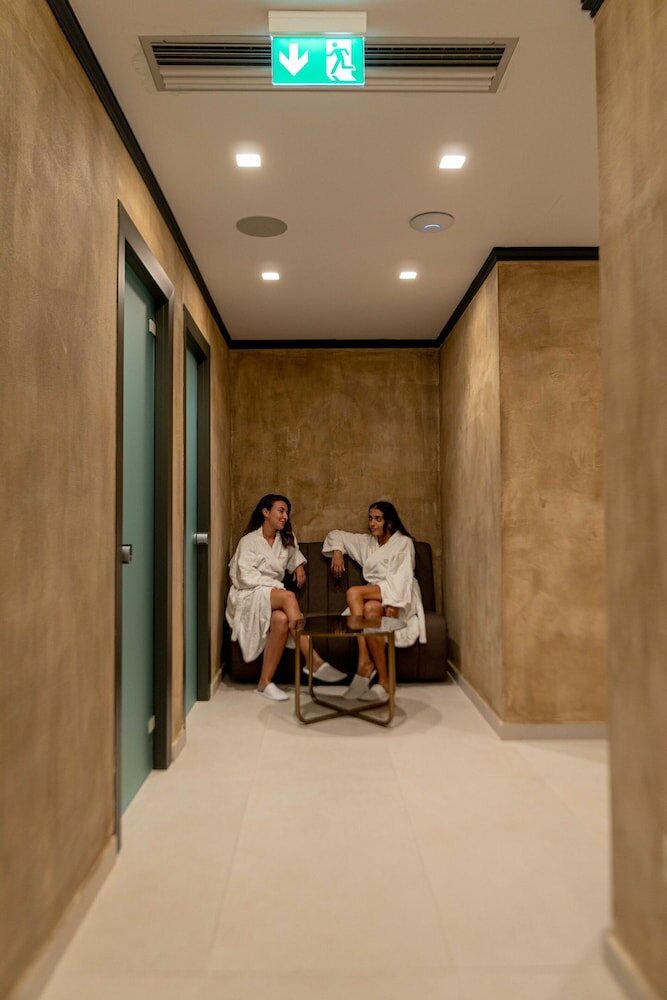 Фото Mirror Hotel