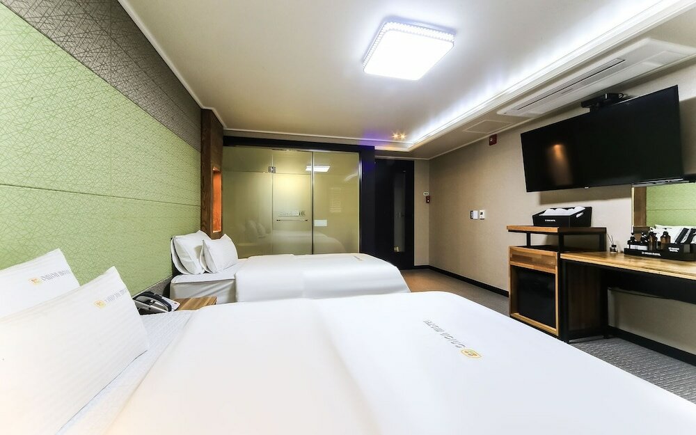 Фото Geoje Jangseungpo Yangpa