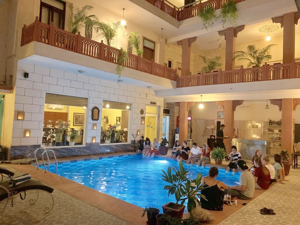 Фото Suryaa Villa - A City Centre Hotel