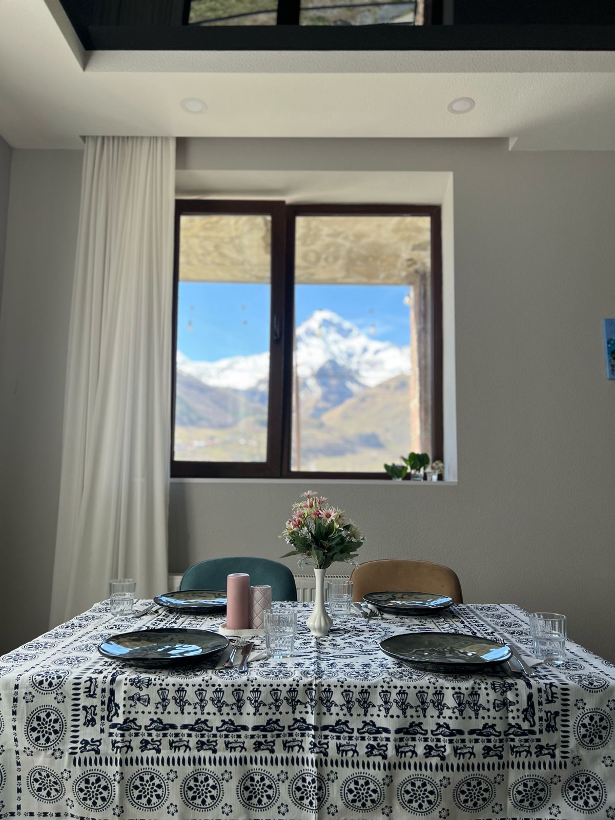 Фото Hotel Axien Kazbegi