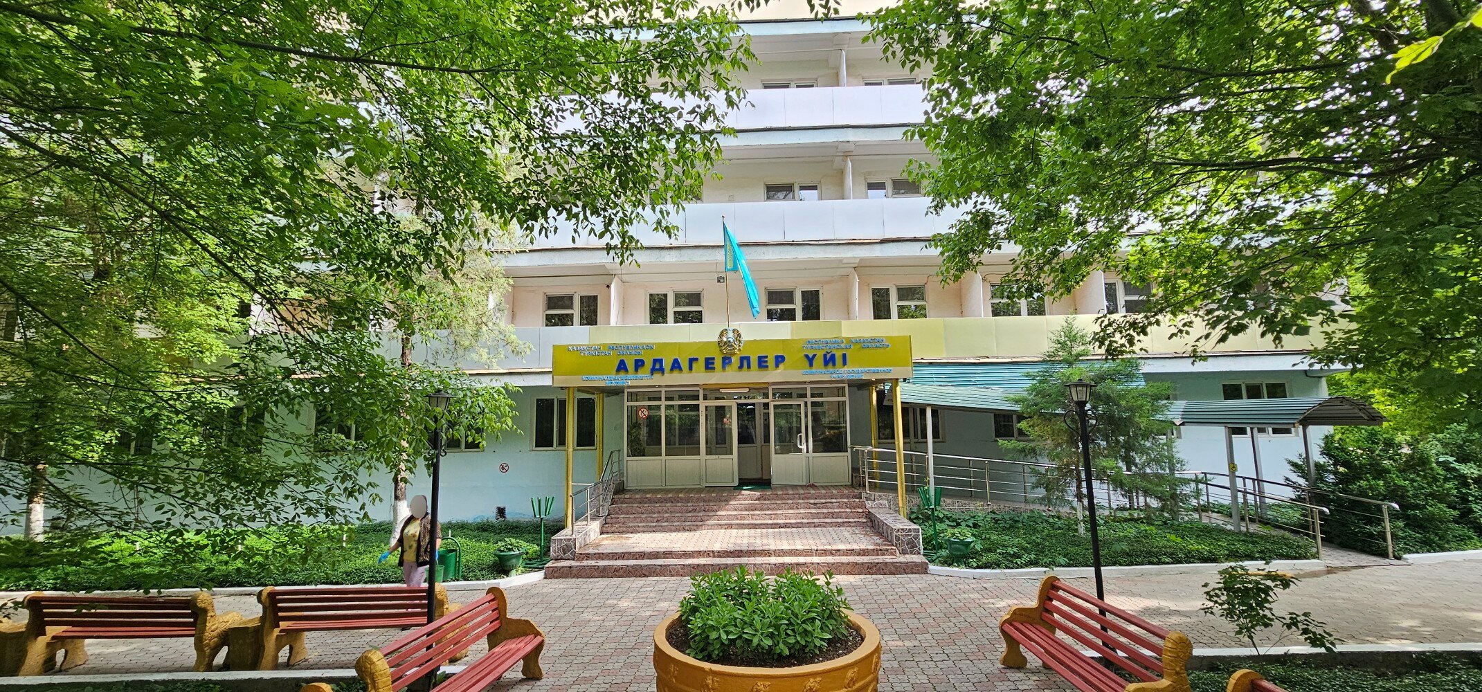 Көйлек күнде ашық (эротикалық фото)