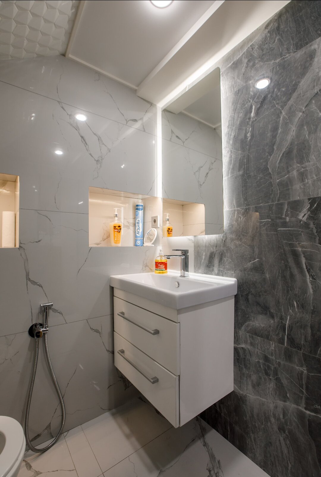 Фото Дизайнерская двухъярусная квартира в новом доме в центре Махачкалы на Салаватова 30