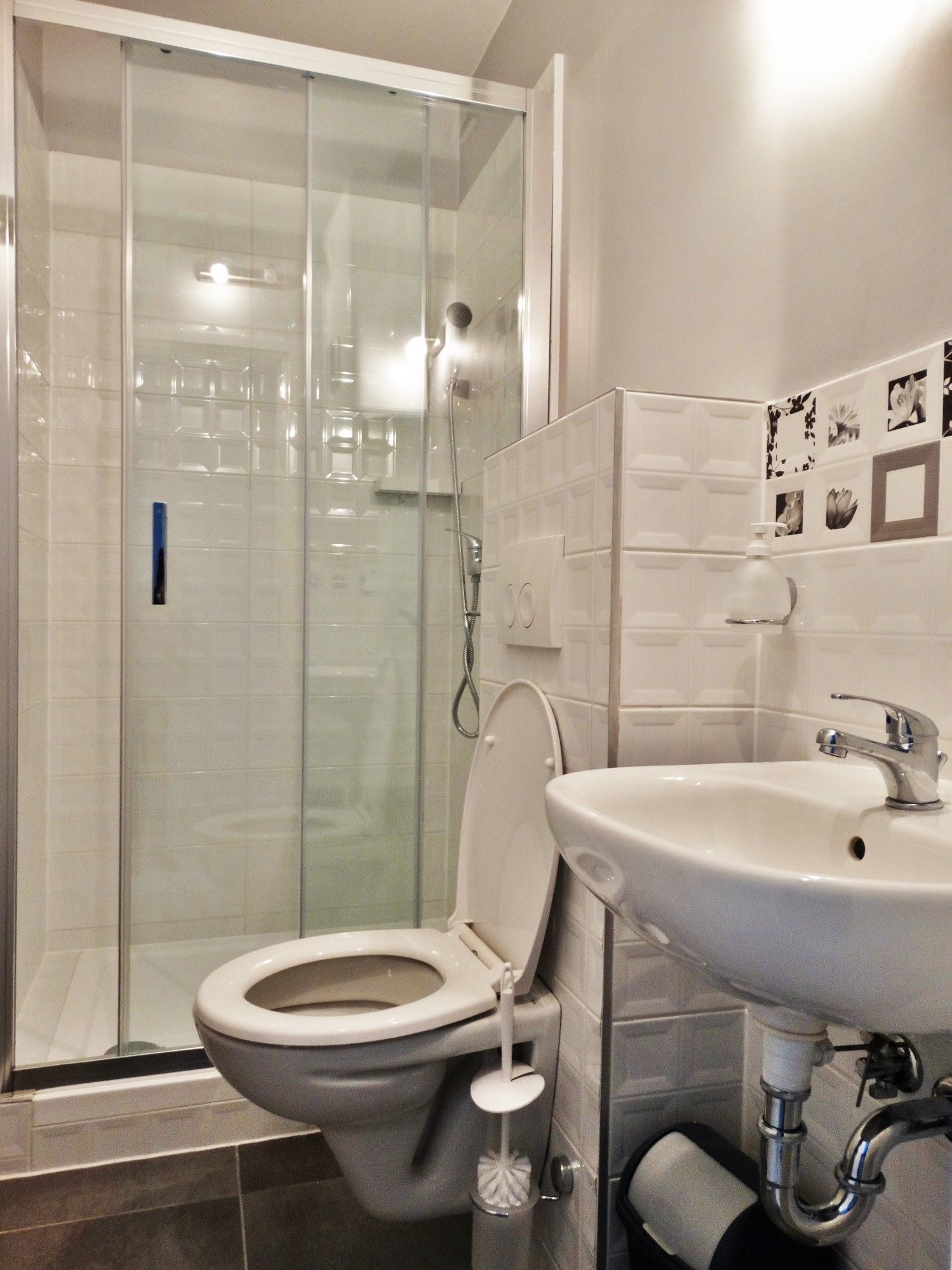 Фото The Dots Hostel