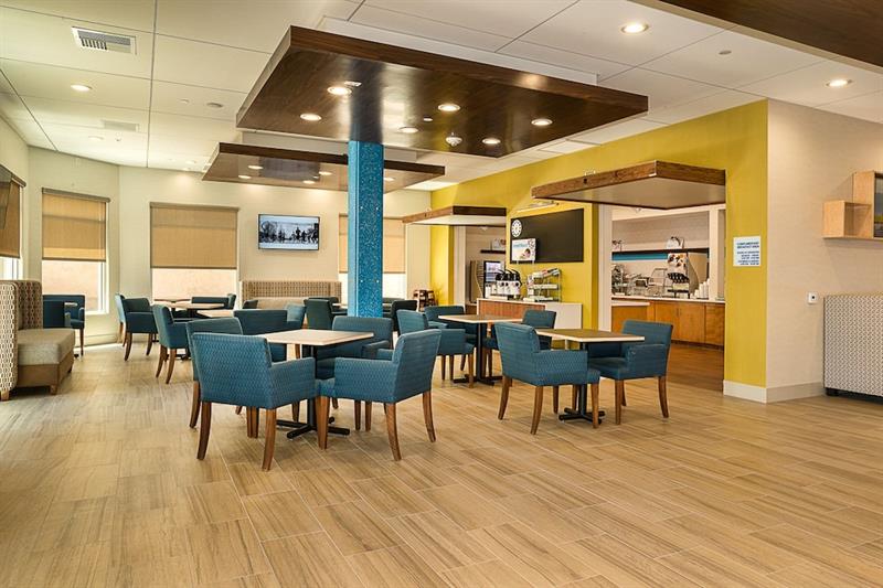 Фото Holiday Inn Express Fullerton - Anaheim, an Ihg Hotel